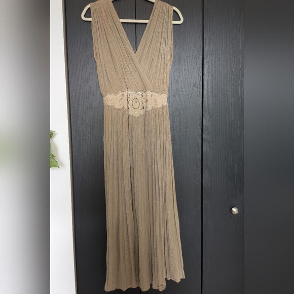 Greek Dress - Picture 4 of 5